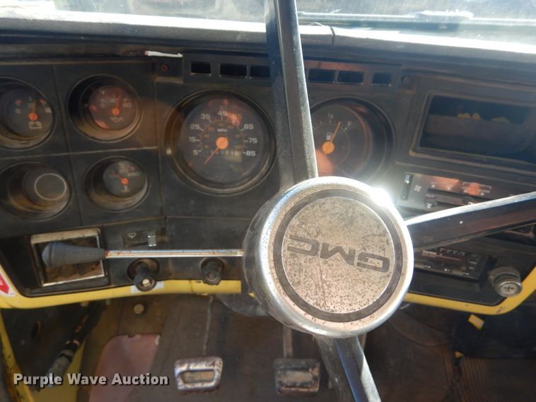 image for item JG9169 1987 GMC 7000  box truck
