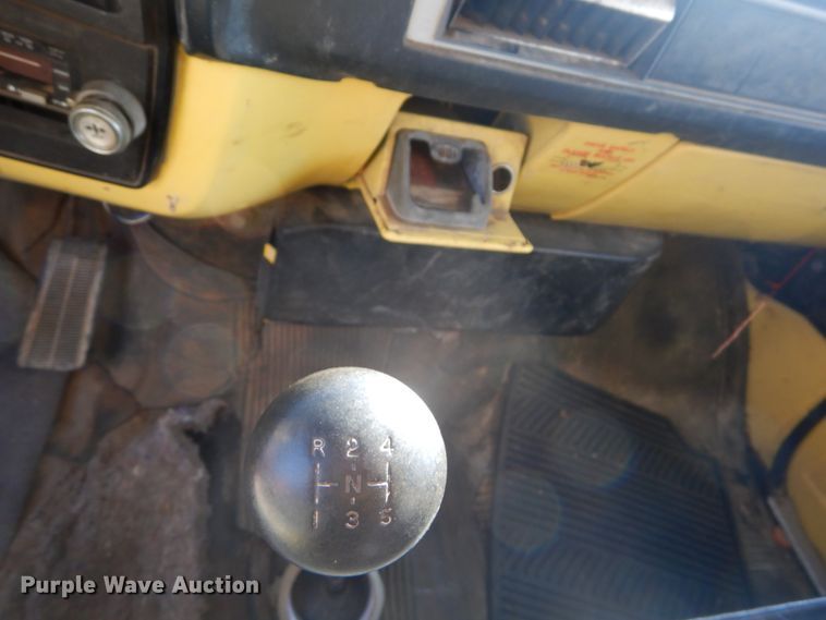 image for item JG9169 1987 GMC 7000  box truck