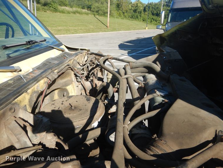 image for item JG9169 1987 GMC 7000  box truck