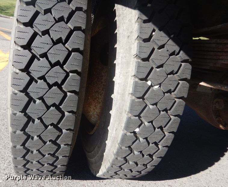 image for item JG9169 1987 GMC 7000  box truck