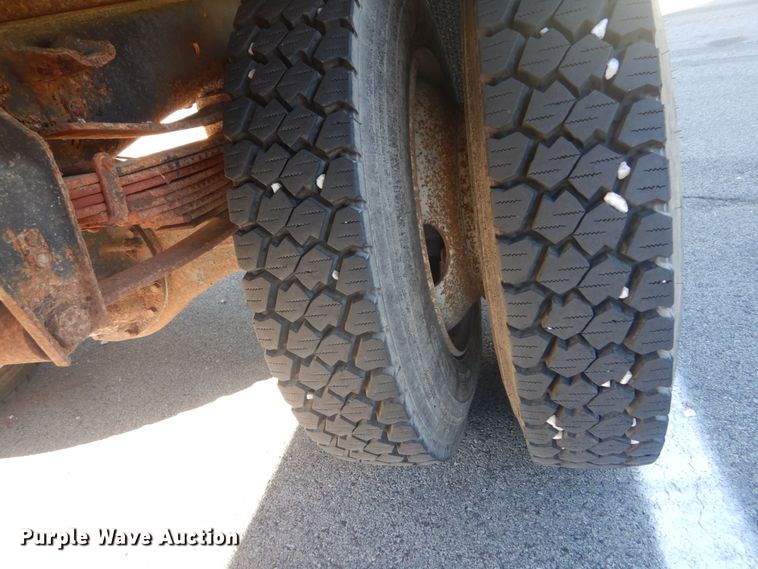 image for item JG9169 1987 GMC 7000  box truck