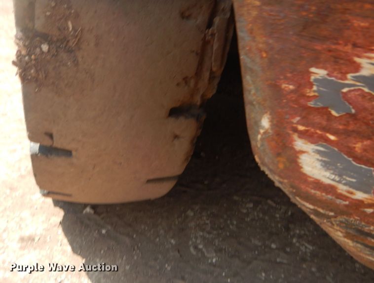 image for item JI9412 Heil FG50  forklift