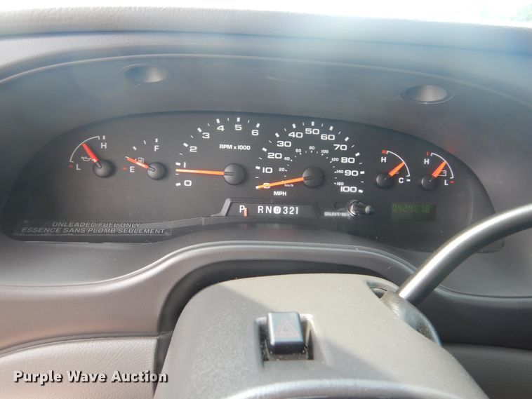 image for item JI9473 2005 Ford E350 Super Duty  box truck