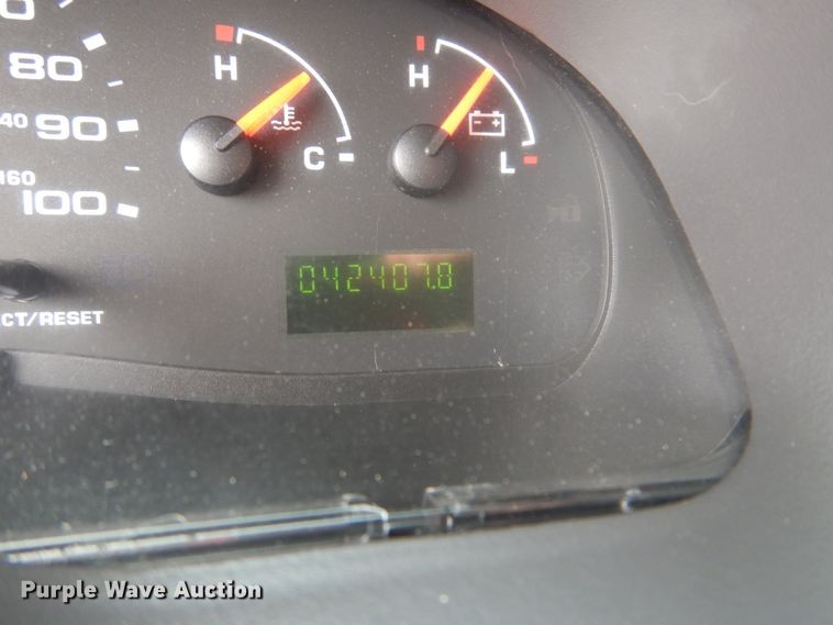 image for item JI9473 2005 Ford E350 Super Duty  box truck