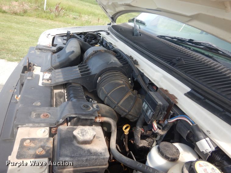 image for item JI9473 2005 Ford E350 Super Duty  box truck