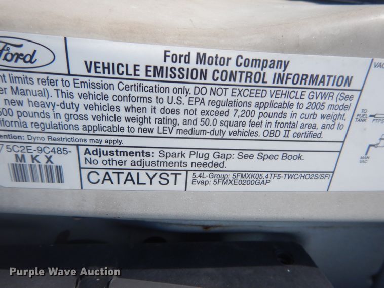 image for item JI9473 2005 Ford E350 Super Duty  box truck