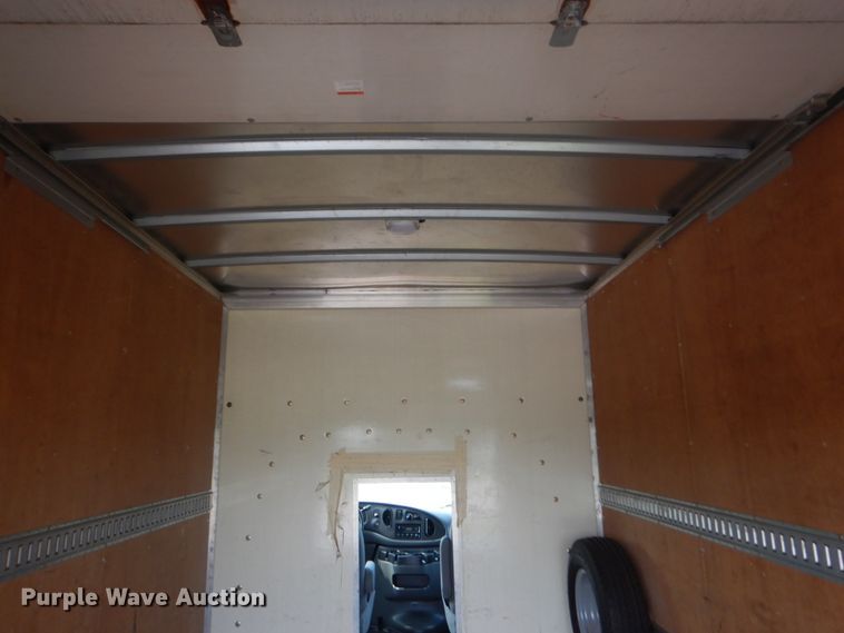 image for item JI9473 2005 Ford E350 Super Duty  box truck