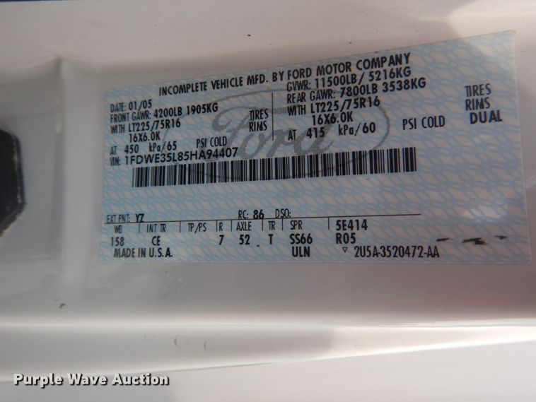 image for item JI9473 2005 Ford E350 Super Duty  box truck