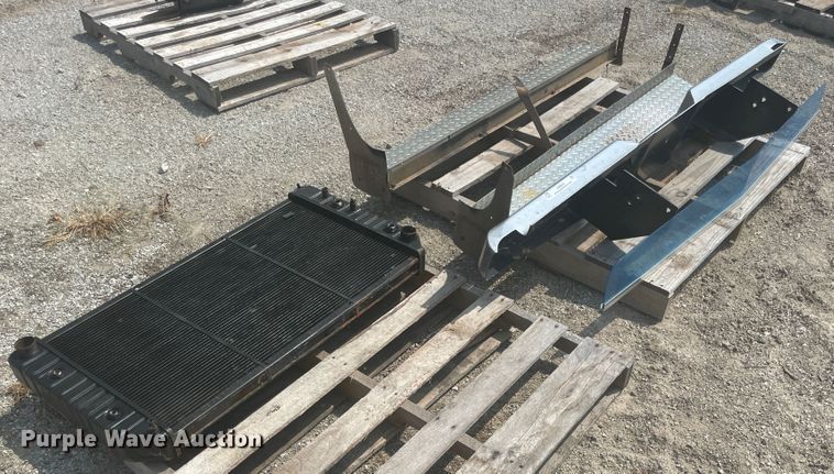 image for item JQ9643 Truck parts