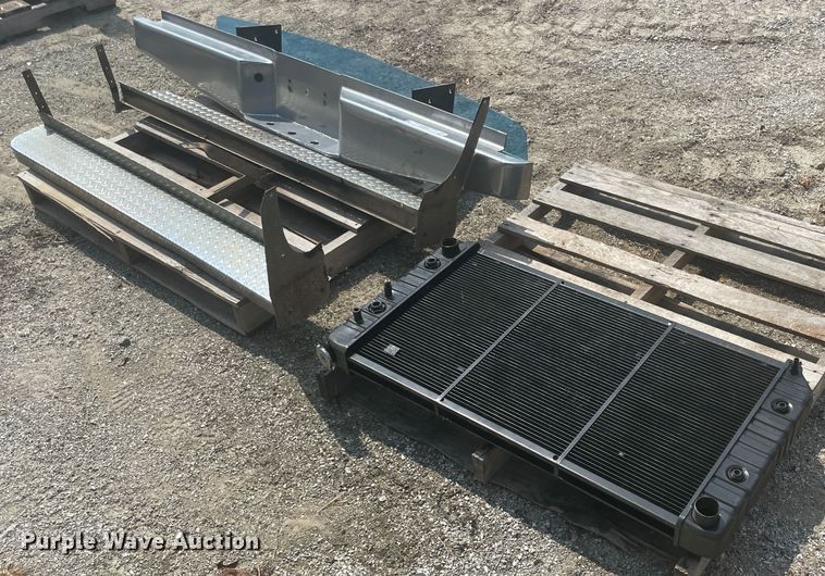 image for item JQ9643 Truck parts