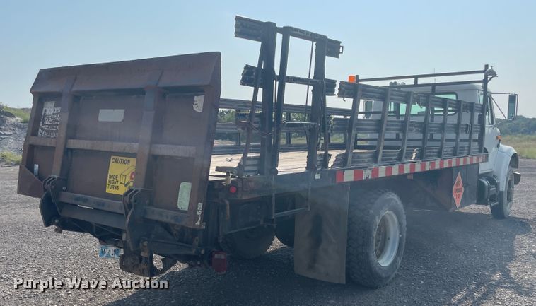 image for item JQ9658 1995 International 4700  flatbed truck