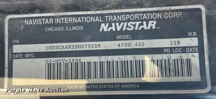 image for item JQ9658 1995 International 4700  flatbed truck