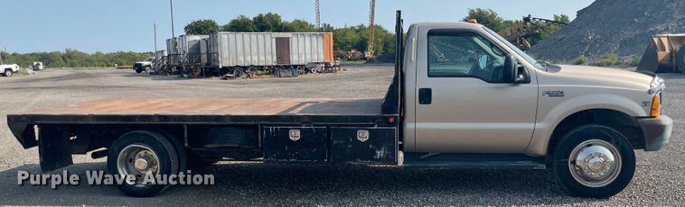 image for item JQ9659 1999 Ford F550 Super Duty  flatbed truck