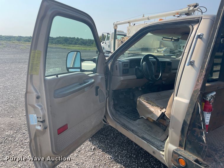 image for item JQ9659 1999 Ford F550 Super Duty  flatbed truck