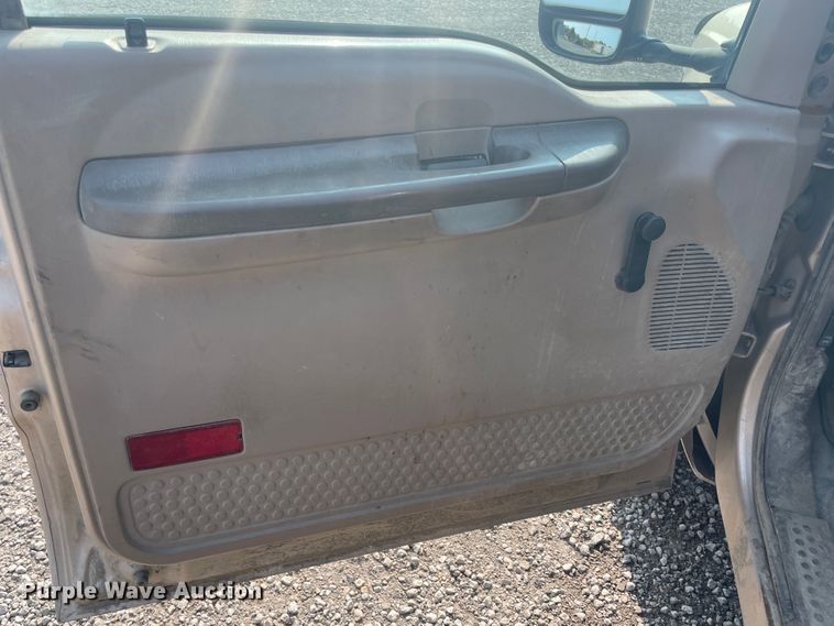 image for item JQ9659 1999 Ford F550 Super Duty  flatbed truck