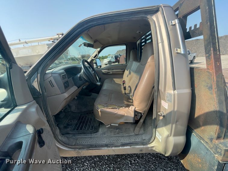 image for item JQ9659 1999 Ford F550 Super Duty  flatbed truck