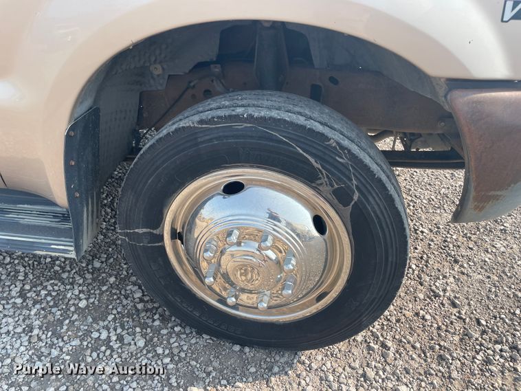 image for item JQ9659 1999 Ford F550 Super Duty  flatbed truck