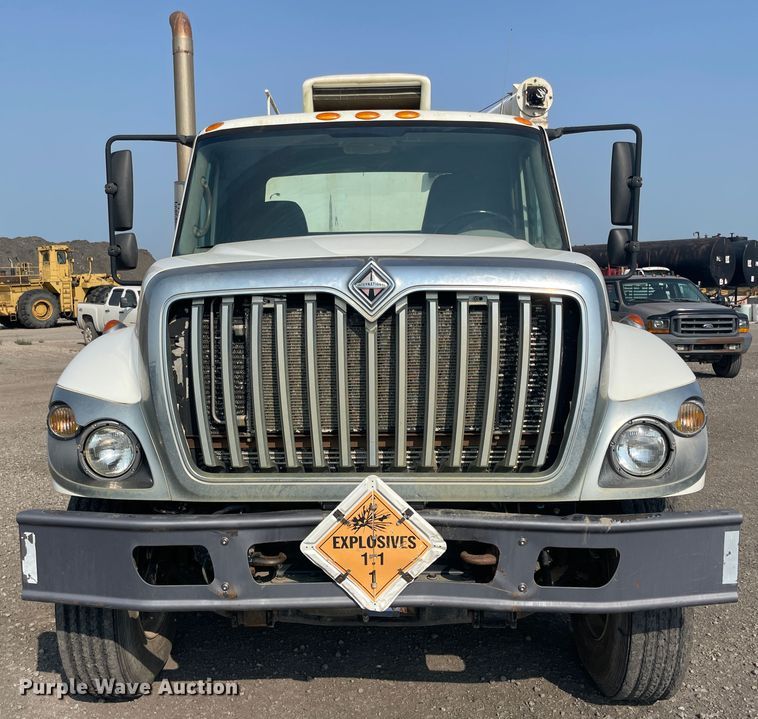 image for item JQ9660 2009 International 7500  ANFO bulk handling truck