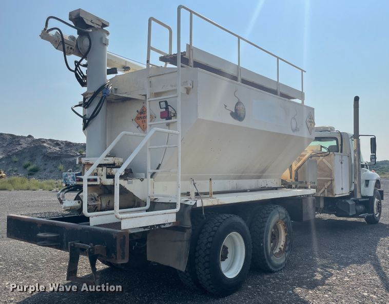 image for item JQ9660 2009 International 7500  ANFO bulk handling truck