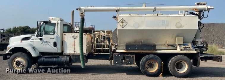 image for item JQ9660 2009 International 7500  ANFO bulk handling truck