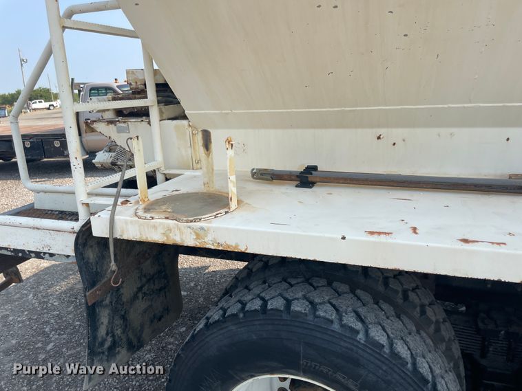 image for item JQ9660 2009 International 7500  ANFO bulk handling truck