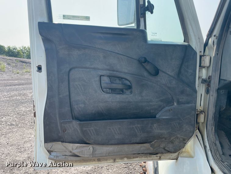 image for item JQ9660 2009 International 7500  ANFO bulk handling truck