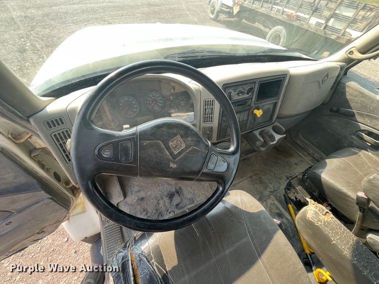 image for item JQ9660 2009 International 7500  ANFO bulk handling truck