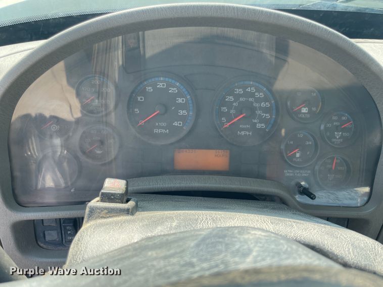 image for item JQ9660 2009 International 7500  ANFO bulk handling truck