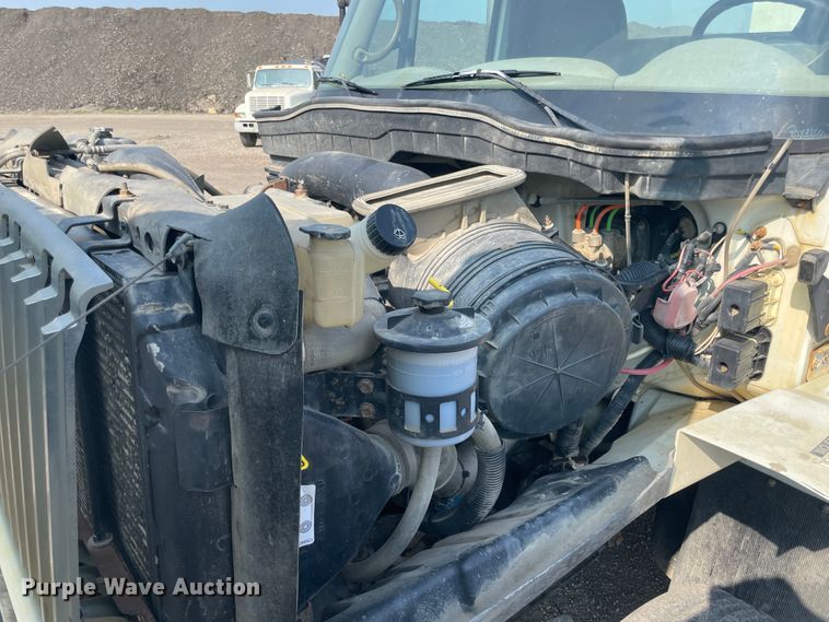 image for item JQ9660 2009 International 7500  ANFO bulk handling truck