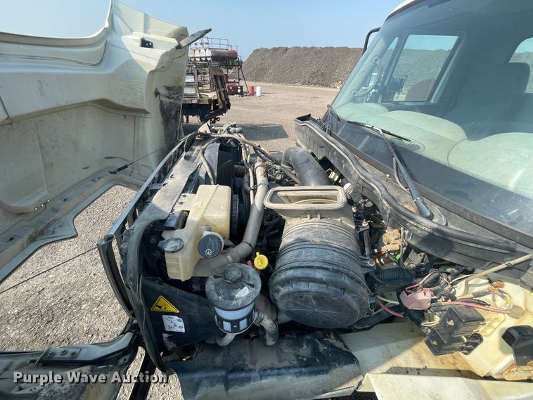 image for item JQ9660 2009 International 7500  ANFO bulk handling truck