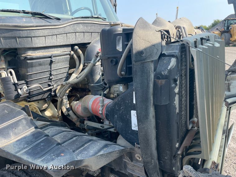 image for item JQ9660 2009 International 7500  ANFO bulk handling truck