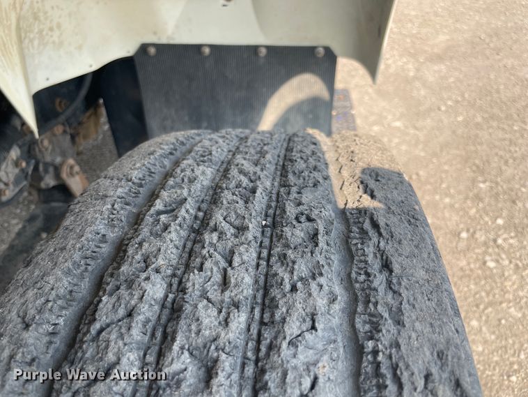 image for item JQ9660 2009 International 7500  ANFO bulk handling truck