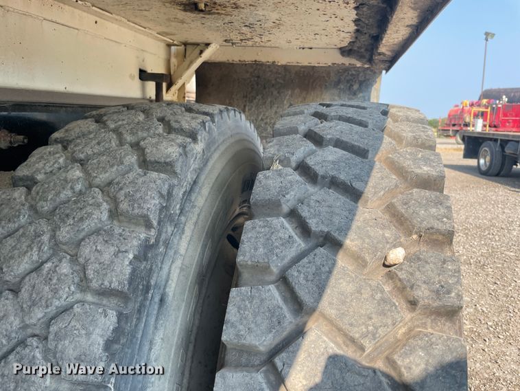 image for item JQ9660 2009 International 7500  ANFO bulk handling truck