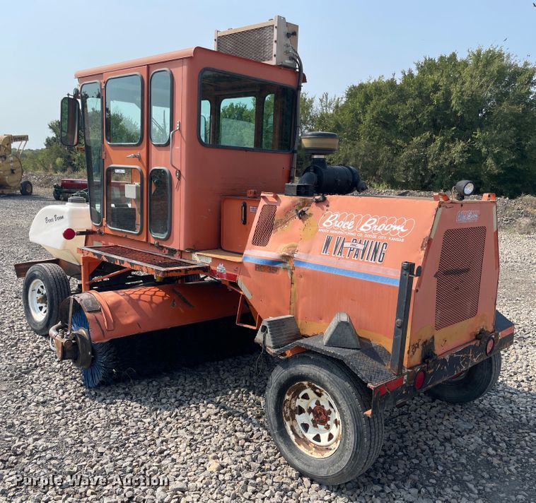 image for item JQ9661 Broce Broom RC-350  broom