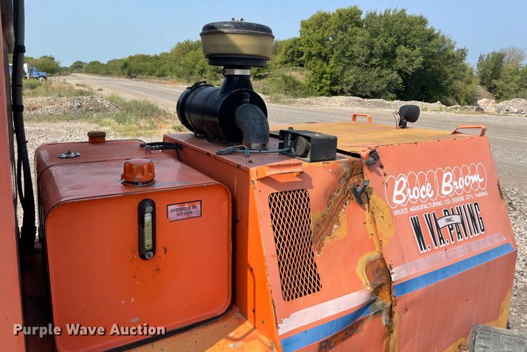 image for item JQ9661 Broce Broom RC-350  broom