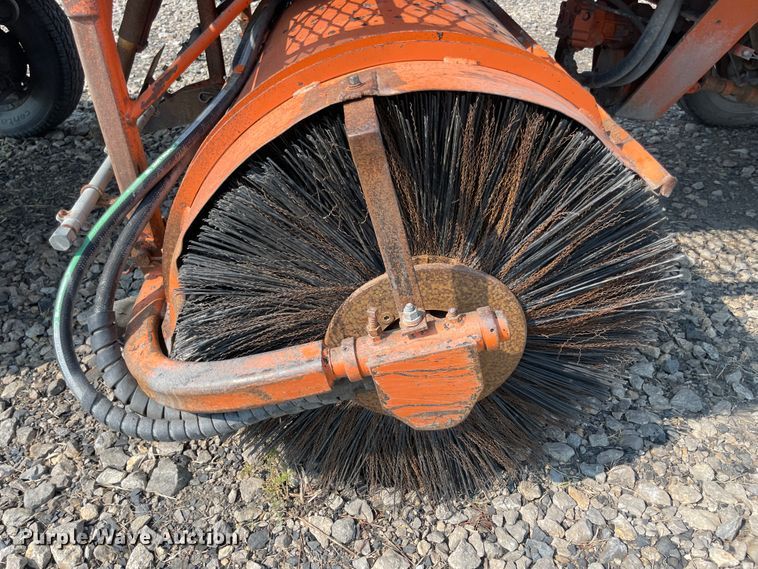 image for item JQ9662 Broce Broom RJT350  broom