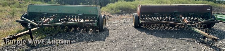 image for item JQ9663 (2) John Deere 8000 grain drills