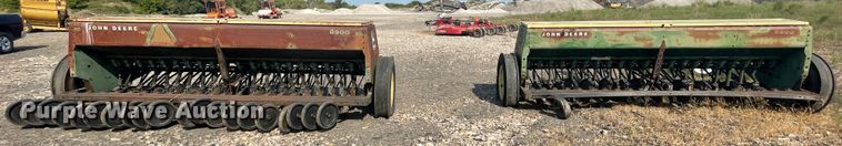 image for item JQ9663 (2) John Deere 8000 grain drills