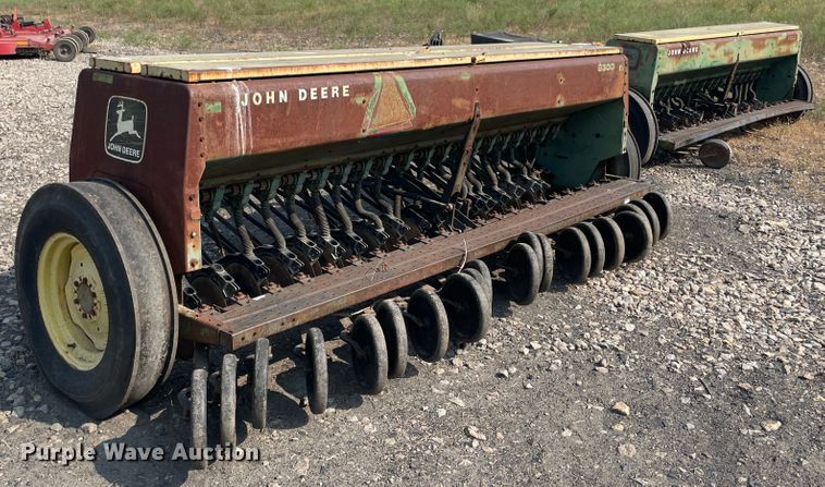 image for item JQ9663 (2) John Deere 8000 grain drills