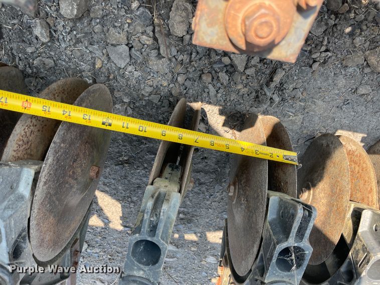 image for item JQ9663 (2) John Deere 8000 grain drills