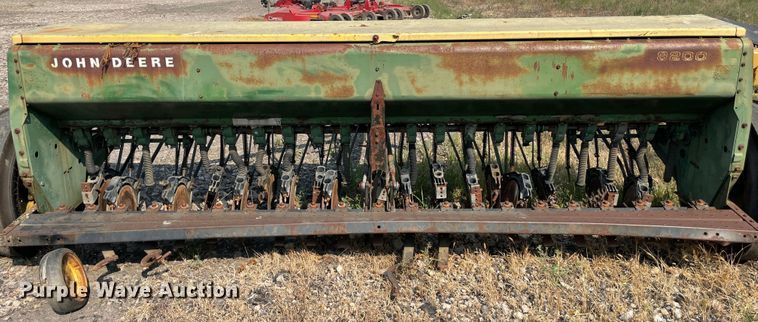 image for item JQ9663 (2) John Deere 8000 grain drills