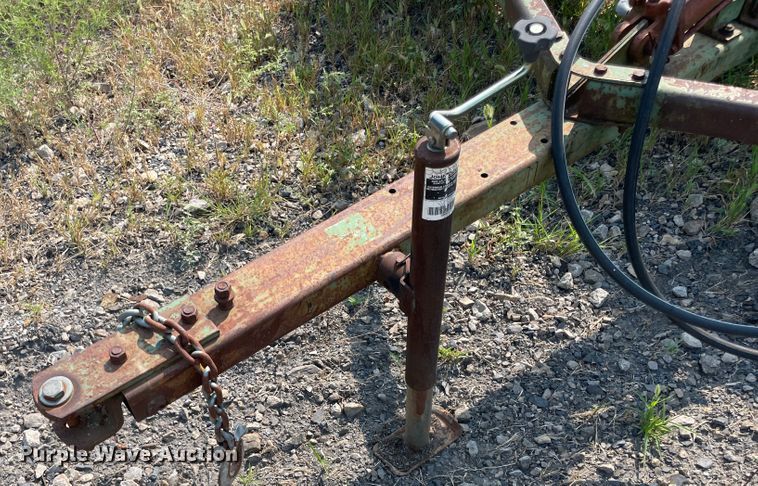 image for item JQ9663 (2) John Deere 8000 grain drills