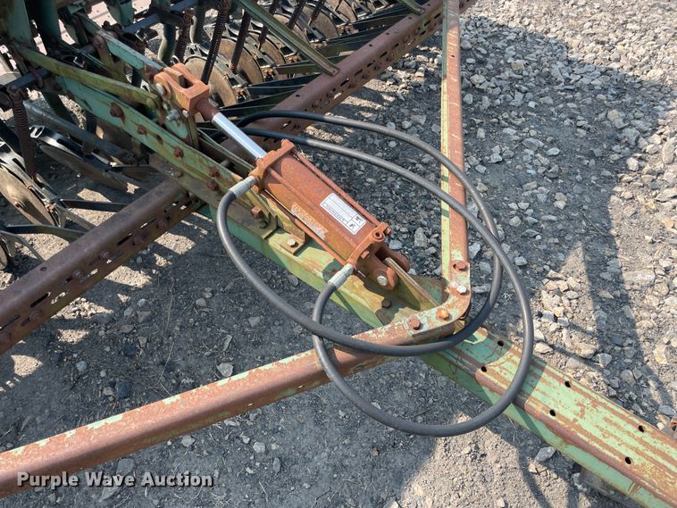 image for item JQ9663 (2) John Deere 8000 grain drills