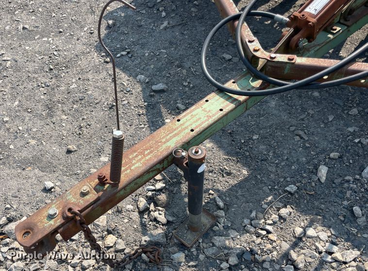 image for item JQ9663 (2) John Deere 8000 grain drills