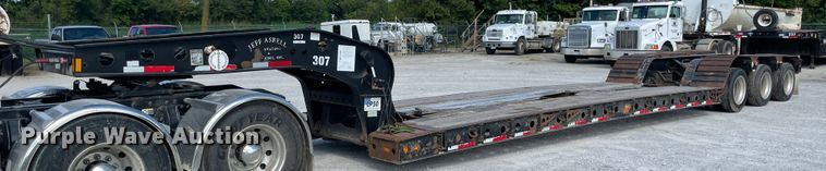 image for item JQ9690 2000 Fontaine LP50NGB  lowboy equipment trailer