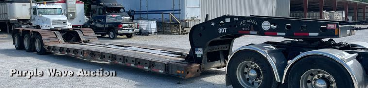 image for item JQ9690 2000 Fontaine LP50NGB  lowboy equipment trailer