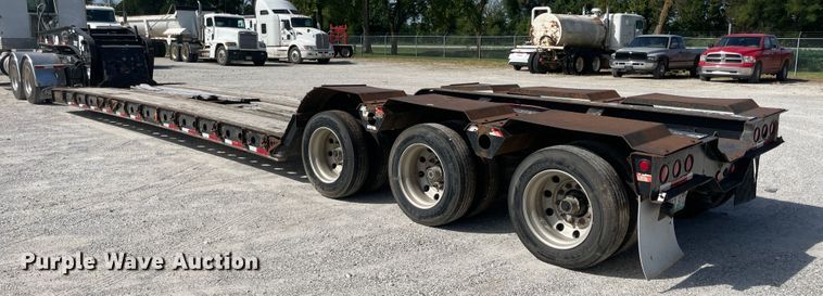 image for item JQ9690 2000 Fontaine LP50NGB  lowboy equipment trailer
