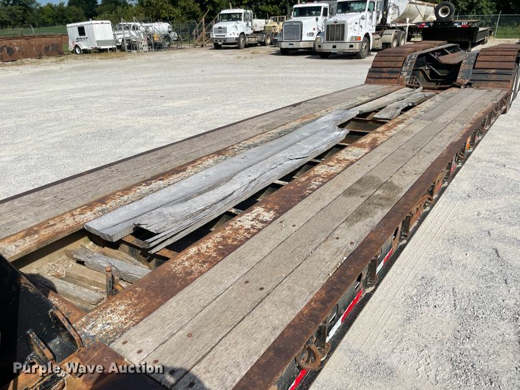 image for item JQ9690 2000 Fontaine LP50NGB  lowboy equipment trailer