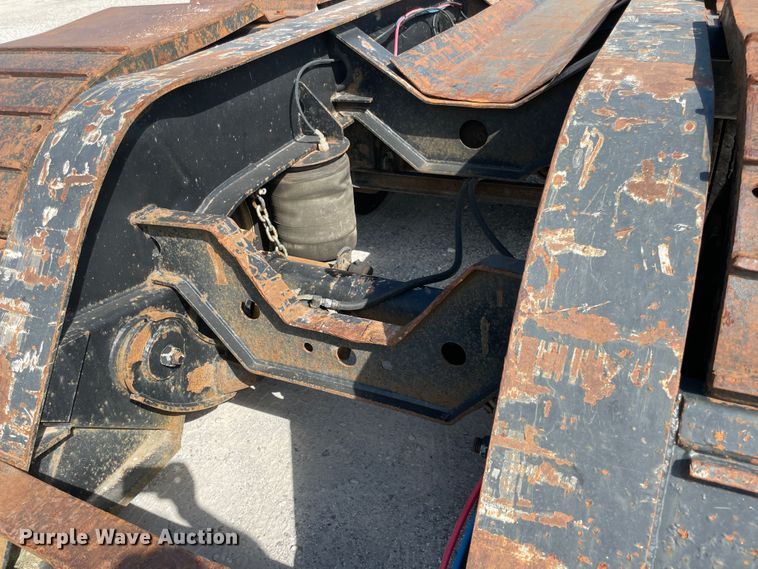 image for item JQ9690 2000 Fontaine LP50NGB  lowboy equipment trailer