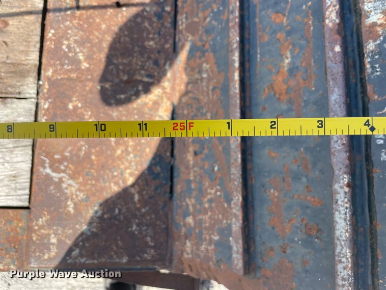 image for item JQ9690 2000 Fontaine LP50NGB  lowboy equipment trailer